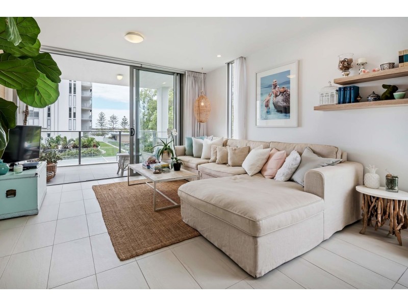 1212/17 Bath Street, Labrador QLD 4215