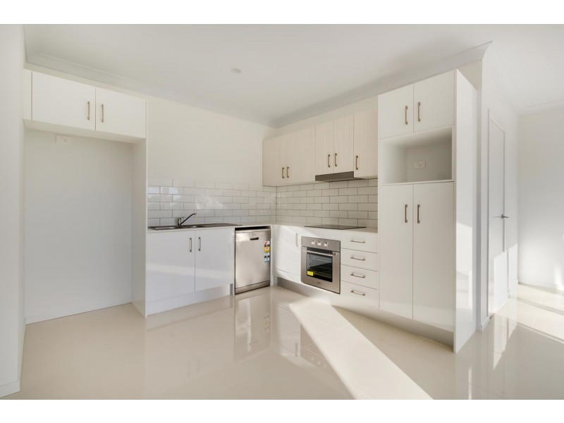 7/16 Brisbane Road, Labrador QLD 4215