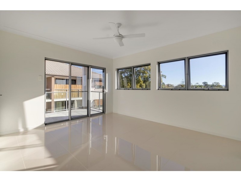 7/16 Brisbane Road, Labrador QLD 4215