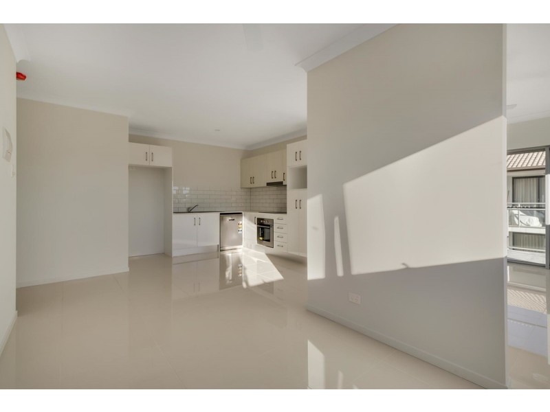 7/16 Brisbane Road, Labrador QLD 4215