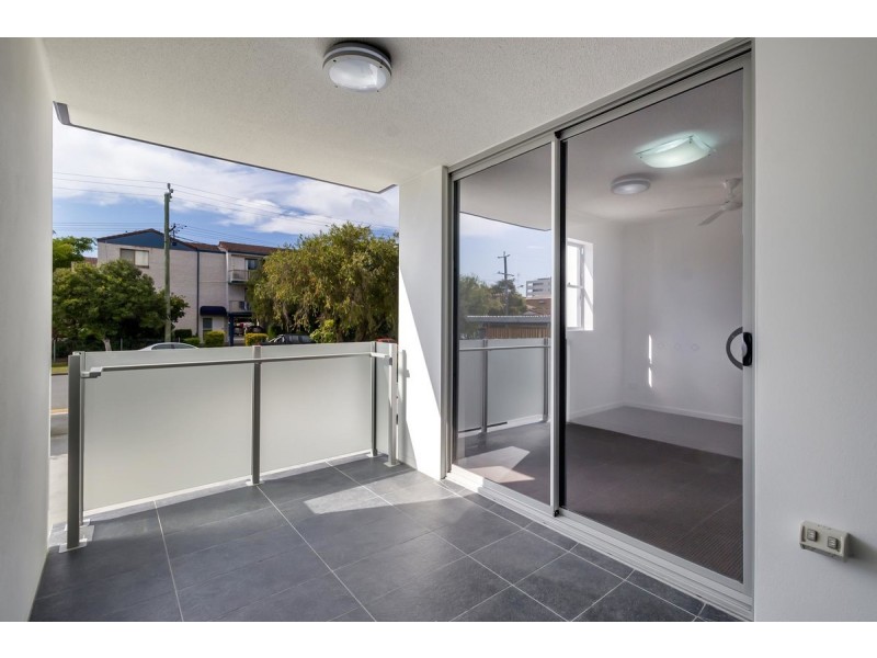 2/14-16 Proud Street, Labrador QLD 4215