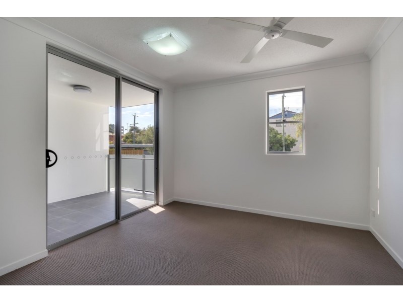 2/14-16 Proud Street, Labrador QLD 4215