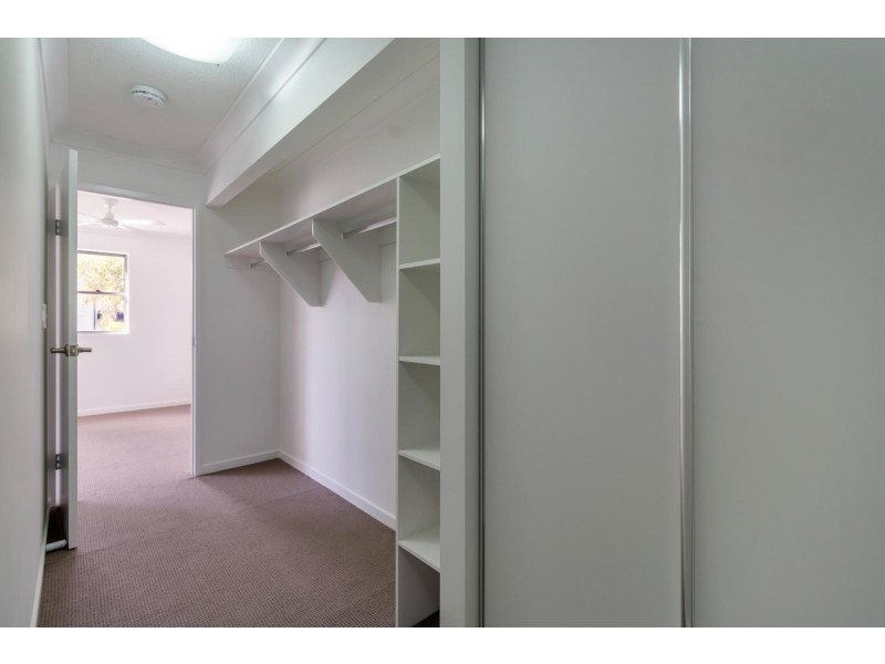 2/14-16 Proud Street, Labrador QLD 4215