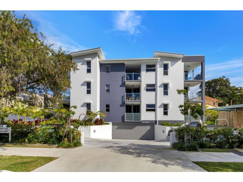 2/14-16 Proud Street, Labrador QLD 4215