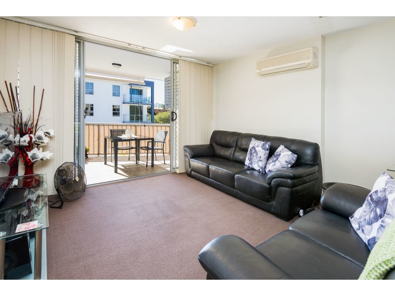 10/8 Proud Street, Labrador QLD 4215