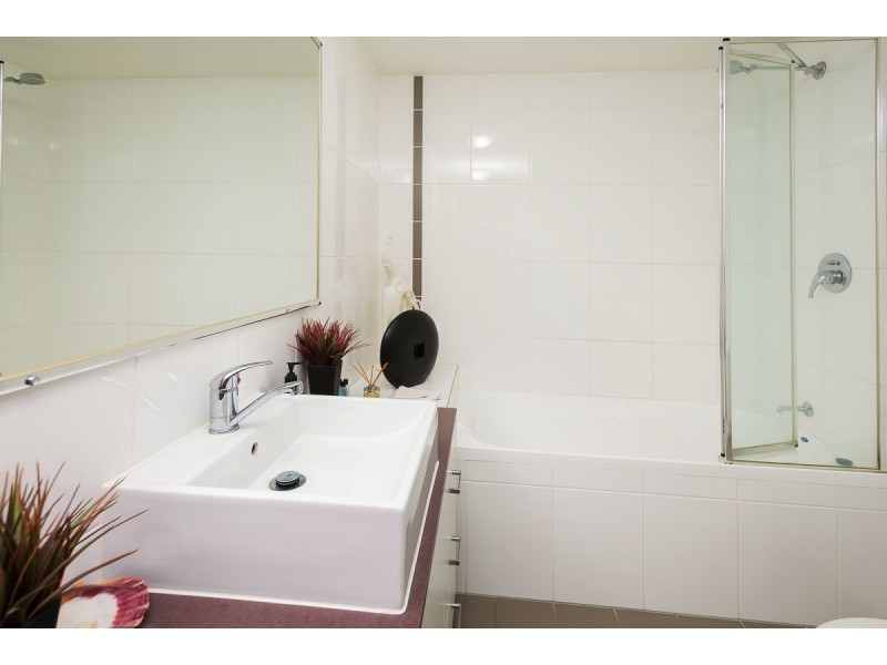 10/8 Proud Street, Labrador QLD 4215