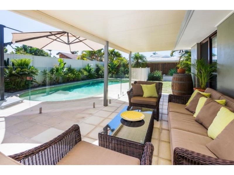 9 Lakefield Crescent, Paradise Point QLD 4216