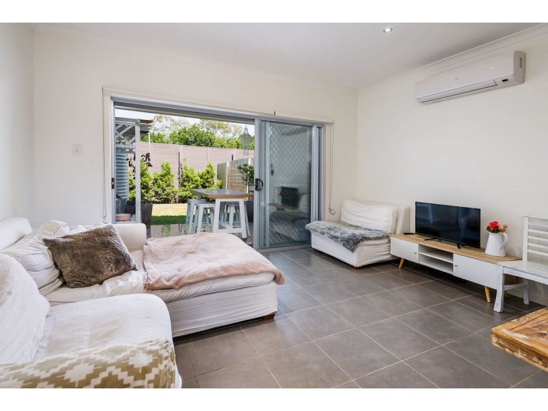 24 Halyard Crescent, Hope Island QLD 4212