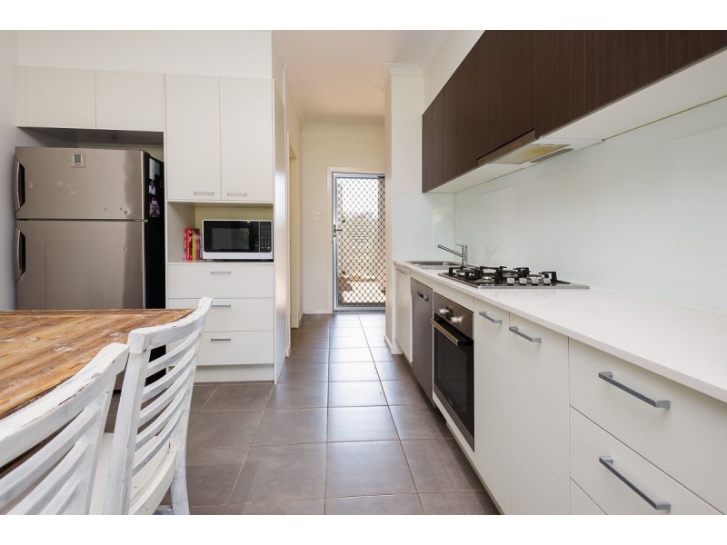 24 Halyard Crescent, Hope Island QLD 4212