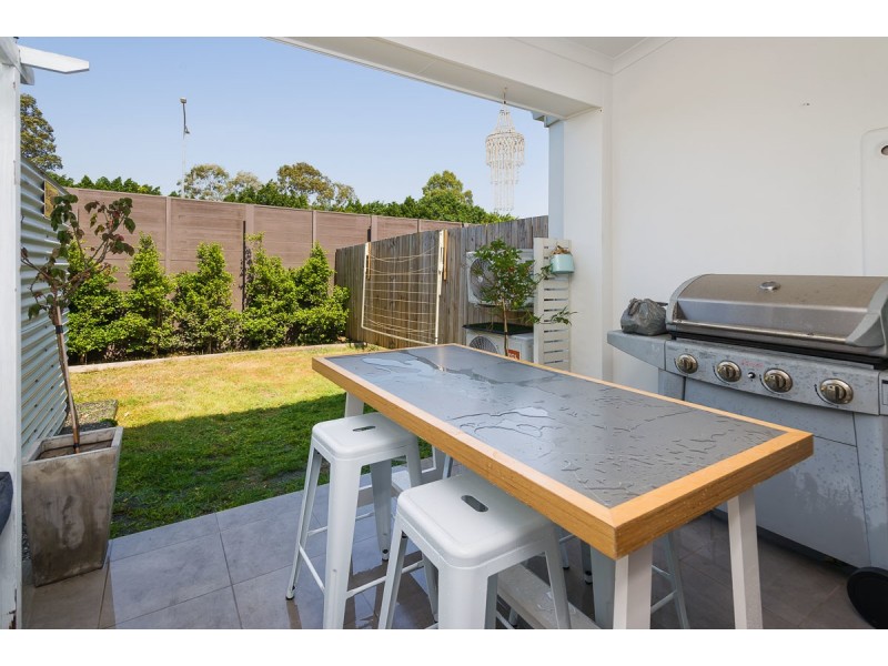 24 Halyard Crescent, Hope Island QLD 4212