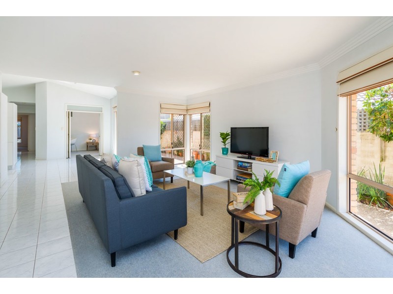 2/154 The Esplanade, Paradise Point QLD 4216