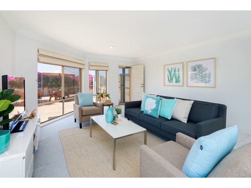 2/154 The Esplanade, Paradise Point QLD 4216