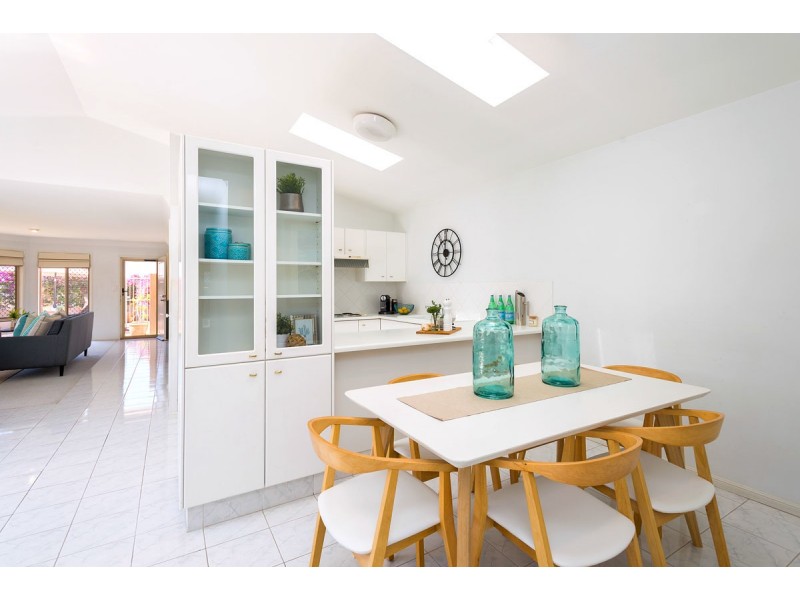 2/154 The Esplanade, Paradise Point QLD 4216