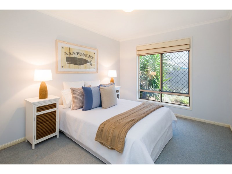 2/154 The Esplanade, Paradise Point QLD 4216