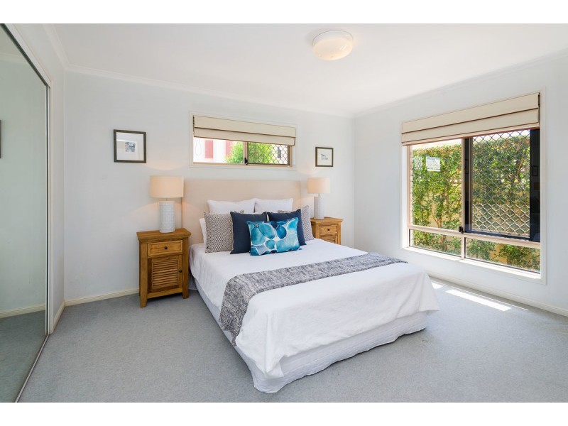2/154 The Esplanade, Paradise Point QLD 4216