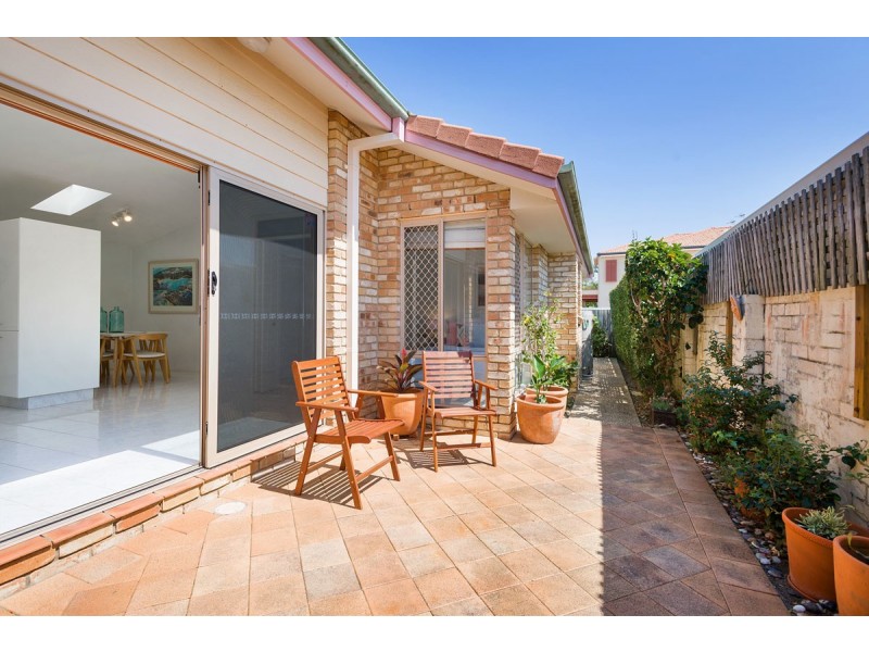2/154 The Esplanade, Paradise Point QLD 4216
