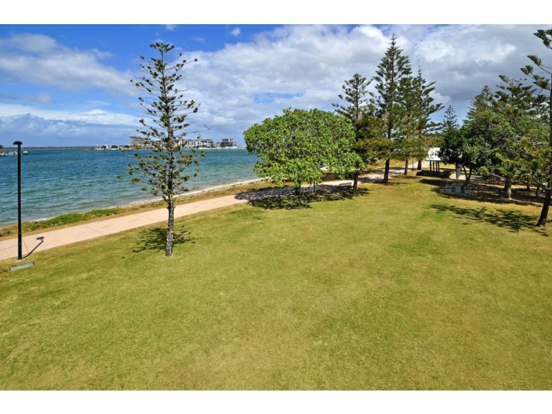 2/154 The Esplanade, Paradise Point QLD 4216