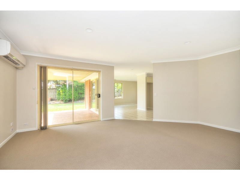 12 Forest Hills Court, Parkwood QLD 4214