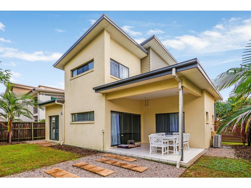 8 Cova Boulevard, Hope Island QLD 4212