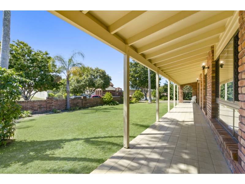 13 Erave Avenue, Runaway Bay QLD 4216