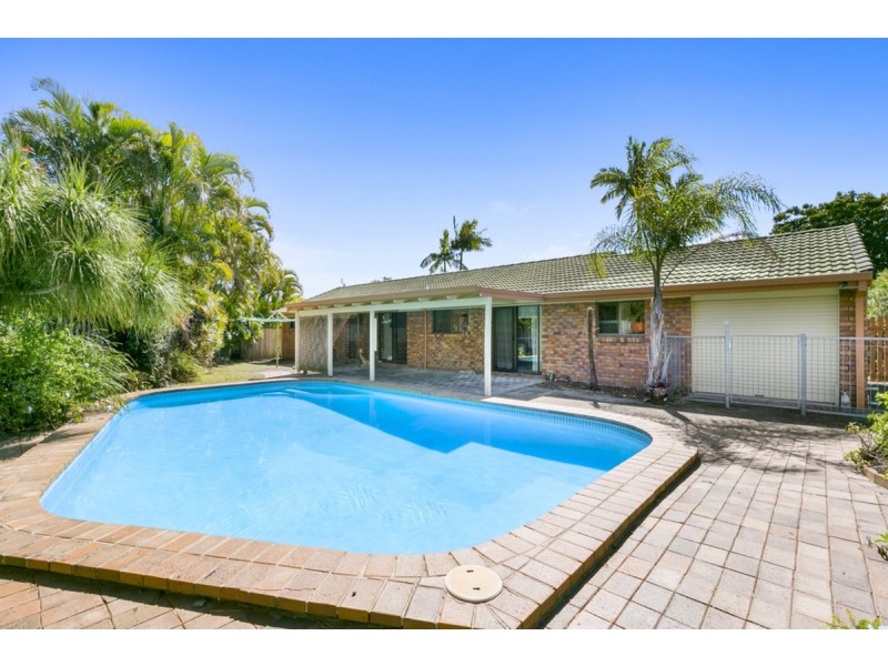 13 Erave Avenue, Runaway Bay QLD 4216