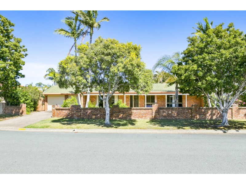 13 Erave Avenue, Runaway Bay QLD 4216