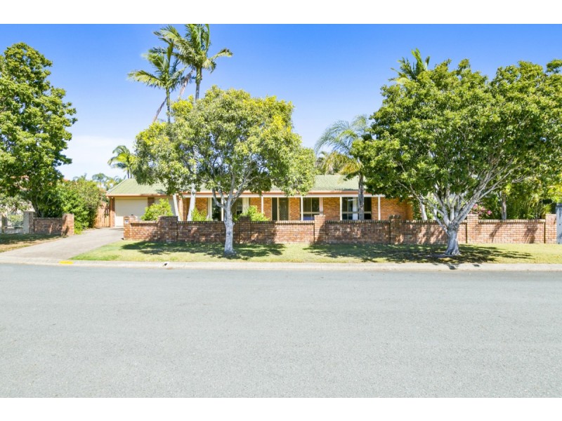 13 Erave Avenue, Runaway Bay QLD 4216