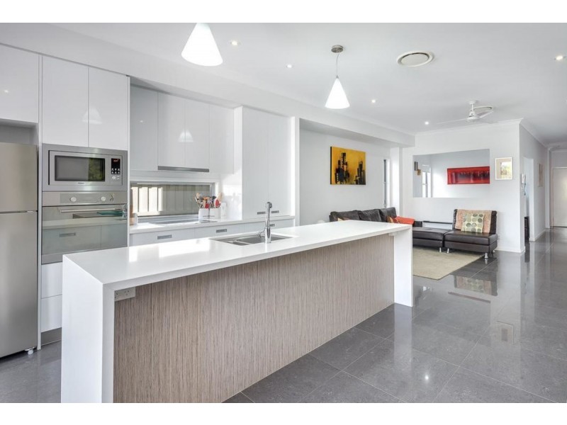 1/19 Nankeen Avenue, Paradise Point QLD 4216