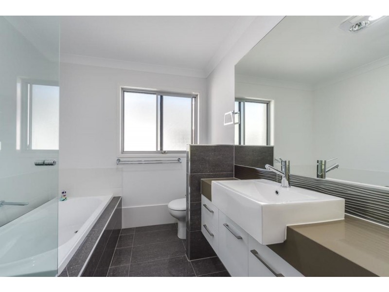 1/19 Nankeen Avenue, Paradise Point QLD 4216