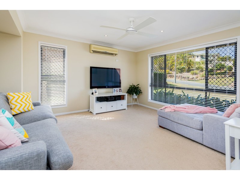 71 Ingles Circuit, Arundel QLD 4214