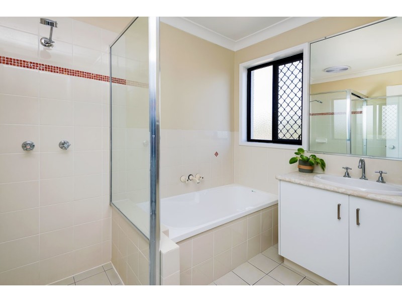 71 Ingles Circuit, Arundel QLD 4214