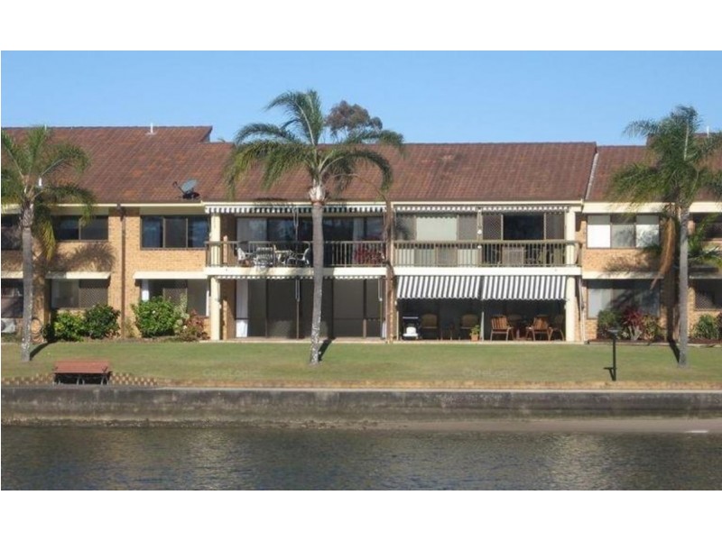 1/112 Bayview Street, Runaway Bay QLD 4216