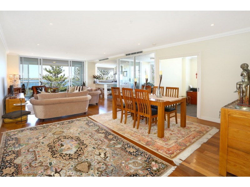 501/212-214 Marine Parade, Labrador QLD 4215
