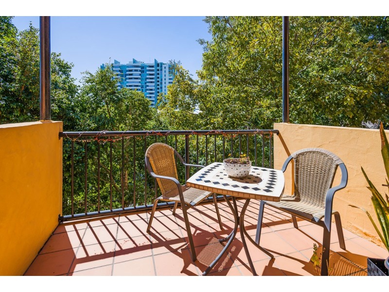 13/143 Frank Street, Labrador QLD 4215