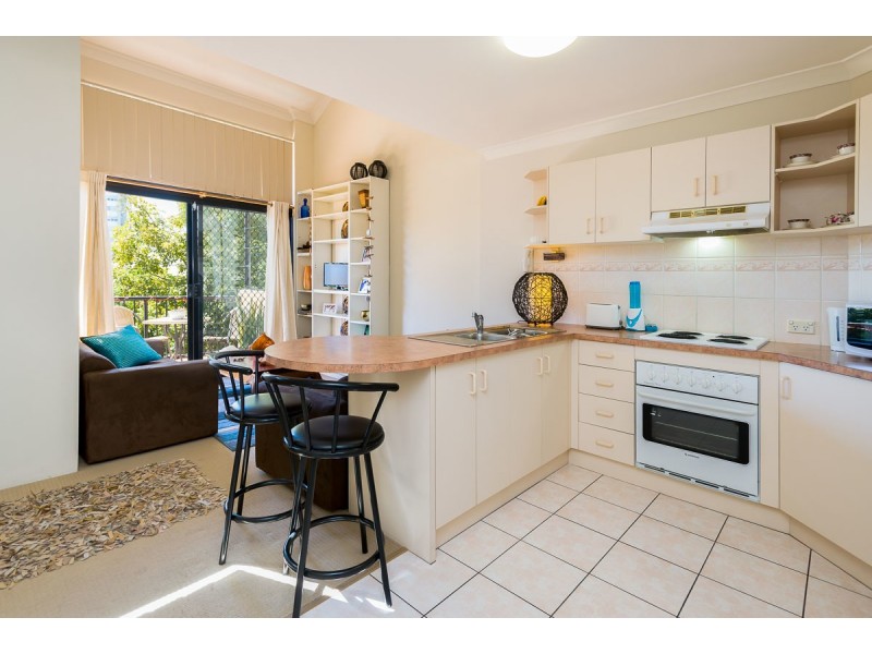 13/143 Frank Street, Labrador QLD 4215