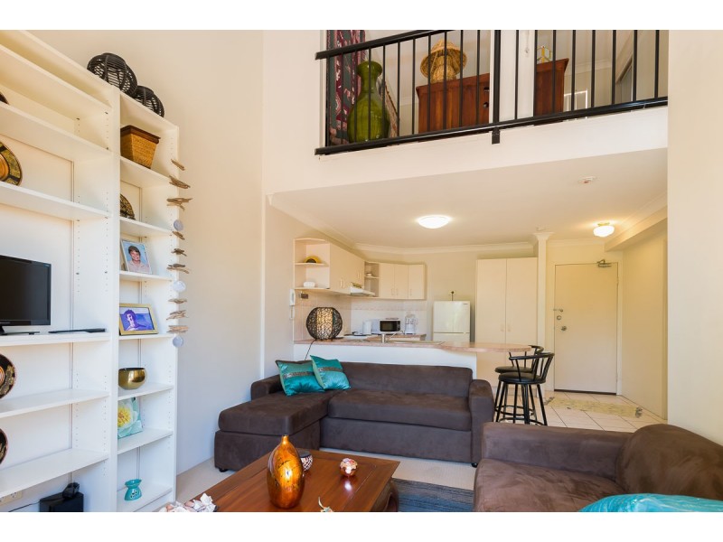 13/143 Frank Street, Labrador QLD 4215