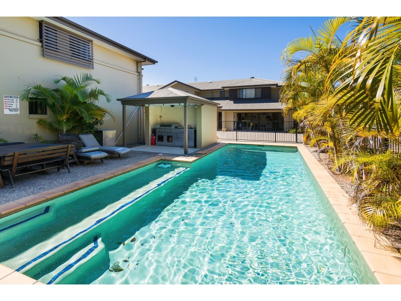 2/8-10 Gordon Street, Labrador QLD 4215