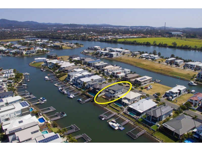 25 Harbourvue Court, Helensvale QLD 4212