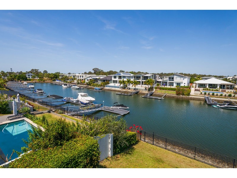 25 Harbourvue Court, Helensvale QLD 4212