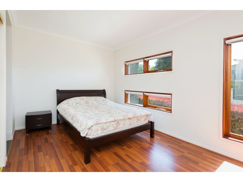 25 Harbourvue Court, Helensvale QLD 4212