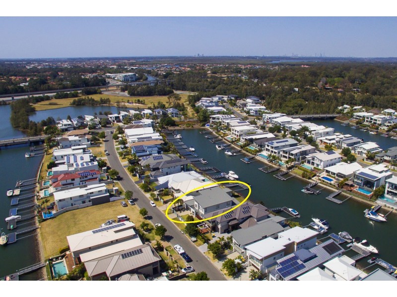 25 Harbourvue Court, Helensvale QLD 4212