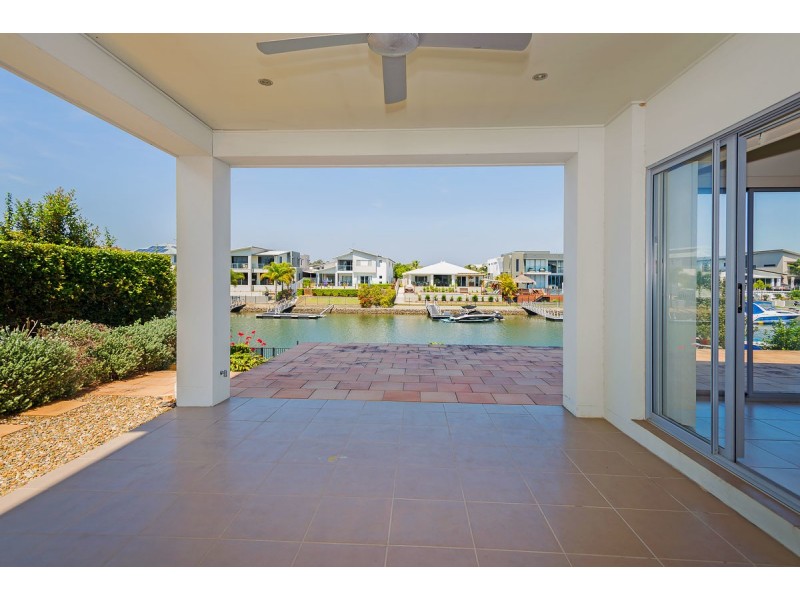 25 Harbourvue Court, Helensvale QLD 4212