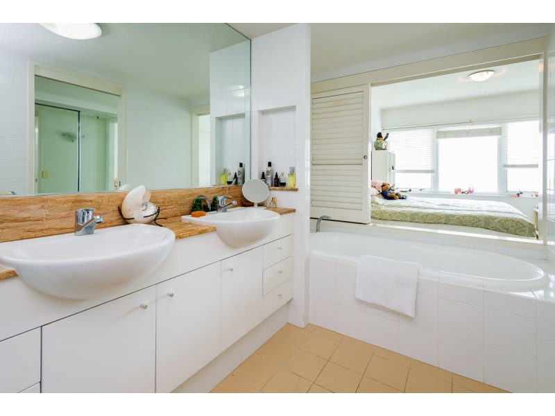 54/326-342 Marine Parade, Labrador QLD 4215