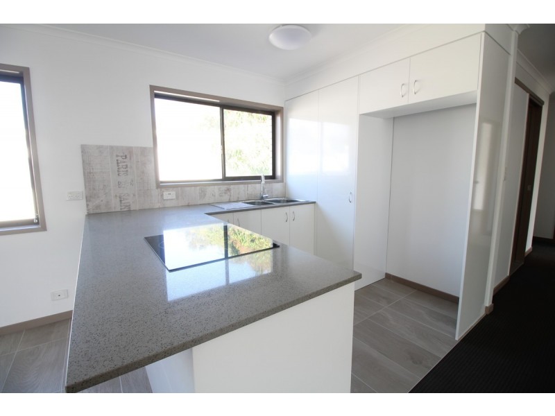 4/20 Bright Avenue, Labrador QLD 4215