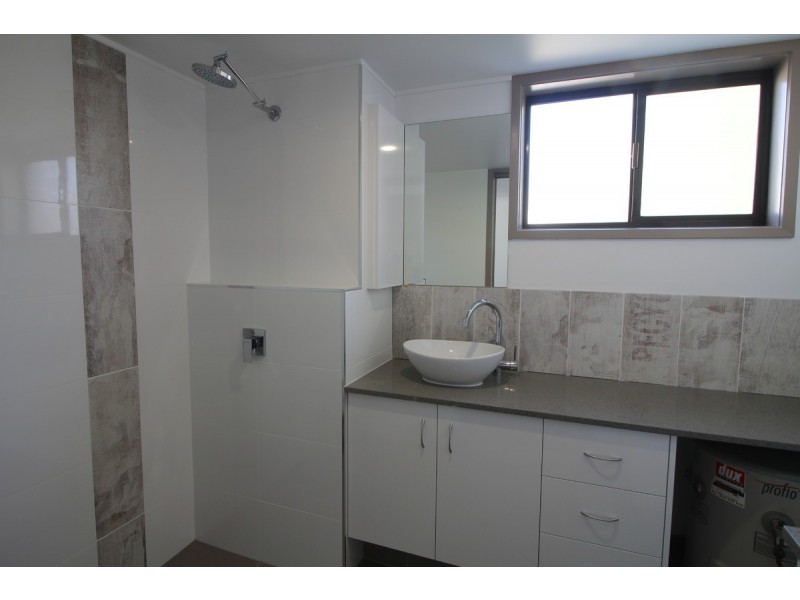 4/20 Bright Avenue, Labrador QLD 4215