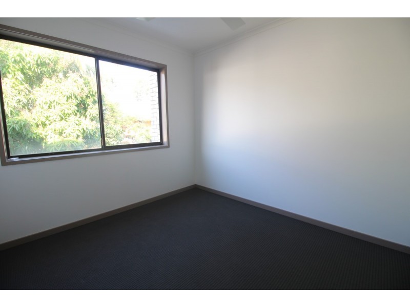 4/20 Bright Avenue, Labrador QLD 4215