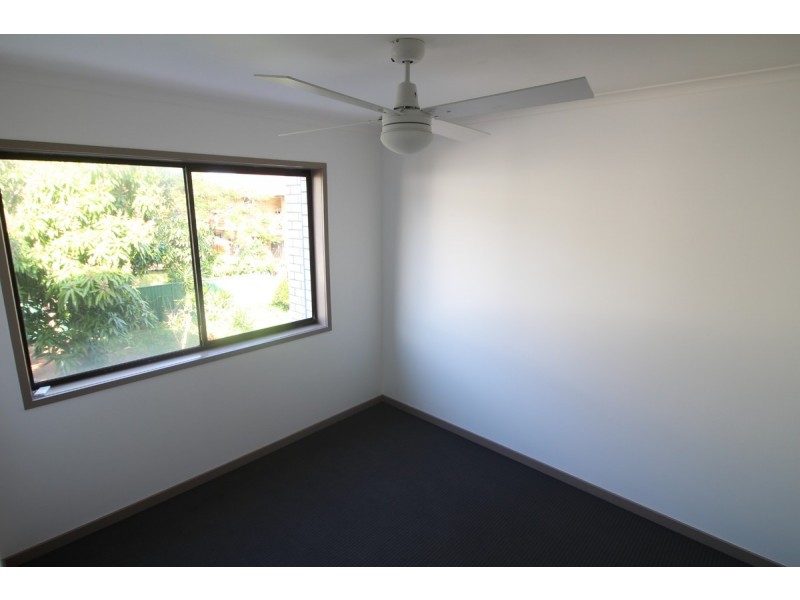 4/20 Bright Avenue, Labrador QLD 4215