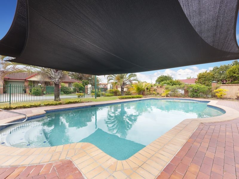 12/62-64 Brown Street, Labrador QLD 4215