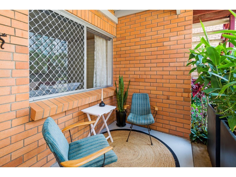 1/8 Labrador Street, Labrador QLD 4215