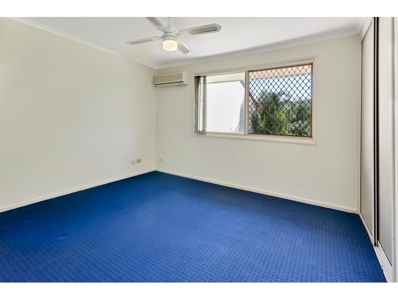 2/63 Olsen Avenue, Labrador QLD 4215